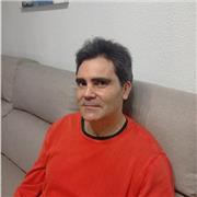 Profesor de inglés se ofrece para impartir clases particulares de inglés a españoles o de español a ingleses. Tambien imparto clases individualizadas en mi domicilio para ESO y bachillerato